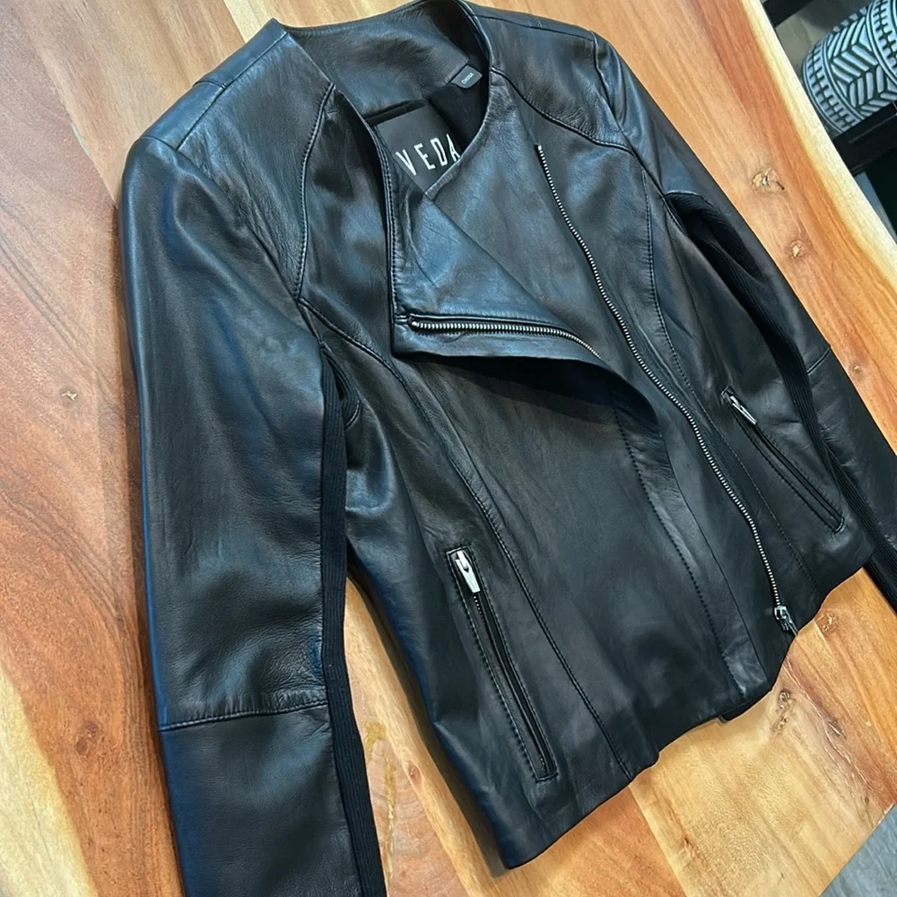 Veda Classic Black Leather Jacket - Picture 4 of 14